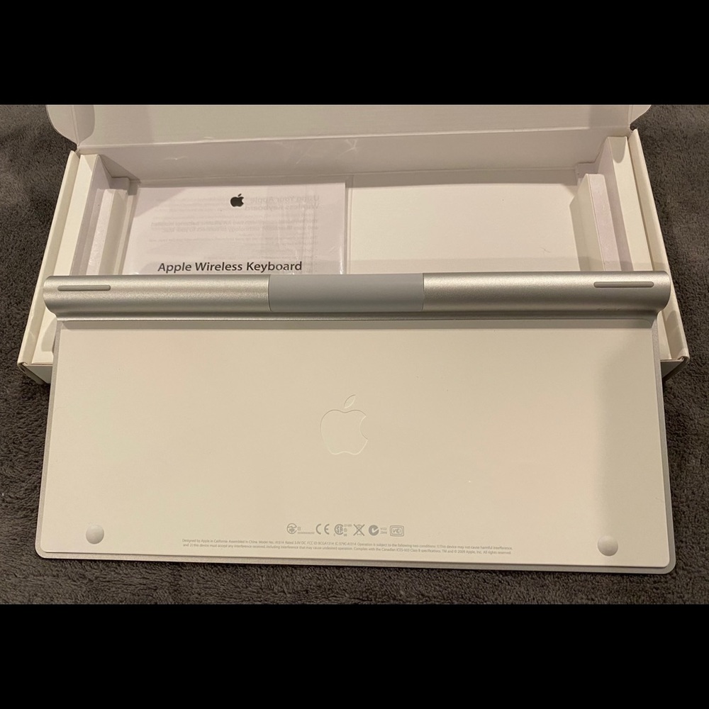 Apple Wireless Keyboard - Picture 4 of 5